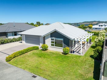 Lake Lifestyle - Relaxed Living In Wharewaka