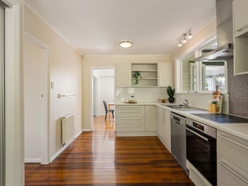 Sunny Family Haven with Space to Grow!