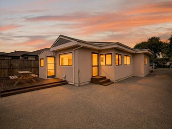 Easy Coastal Living in a Prime Location!