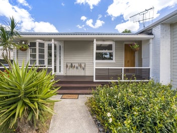 Fantastic Opportunity For Families Seeking Space!