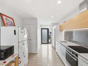 Freehold Investment with Car Space