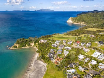 Exceptional Blank Canvas in Prestigious Lang Cove