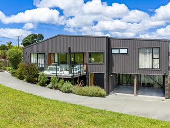 Coastal Ease at Blue Moon Rise