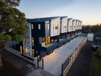 Affordable Luxury With Views!