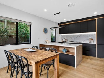 Luxury Bays Retreat!