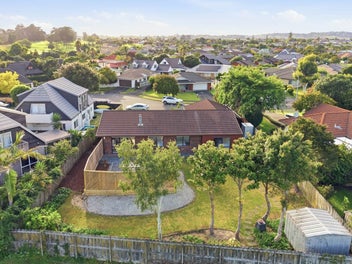 A Stylish Family Haven on 754m² Land in Golflands