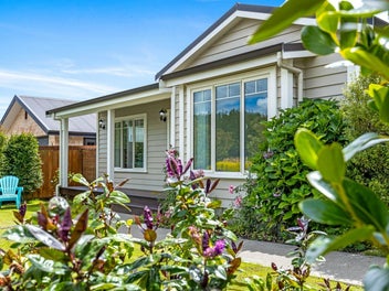 So Easy to Fall in Love!