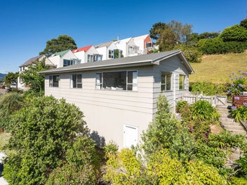 Elevated, Sunny & Super Tidy