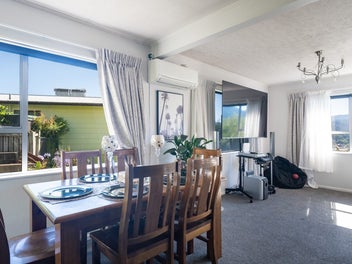 Elevated, Sunny & Super Tidy