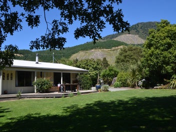 'Flax Haven' The self-sufficient dream!