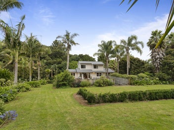 Extended family living in Maunu!