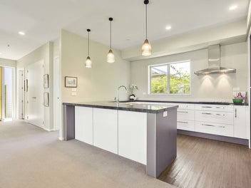 Freehold City-Fringe Gem in the Heart of St Albans