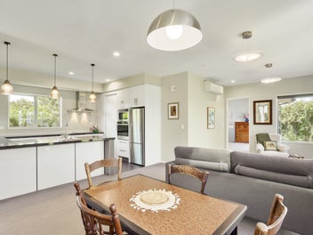 Freehold City-Fringe Gem in the Heart of St Albans