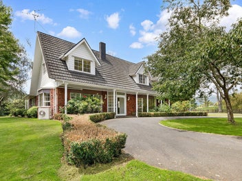 Country manor calling