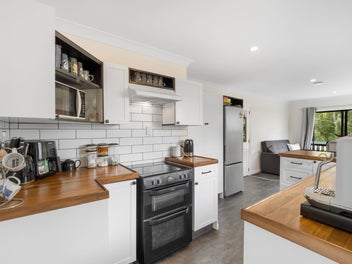 Modernised Family home+ An Amazing studio