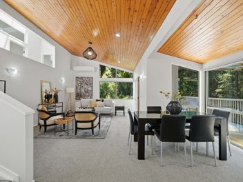 Wake to Treetops, Unwind in Complete Privacy