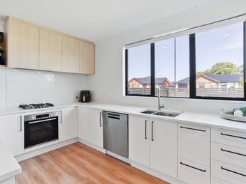 Luxury Meets Location - 2022 Build