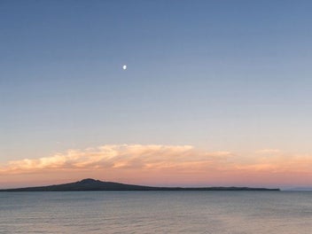 Vendors moving, panoramic waterfront living