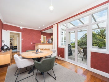 Art Deco - Hospital Location