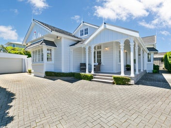 ELEVATED CHARACTER LIVING FOR MODERN FAMILIES