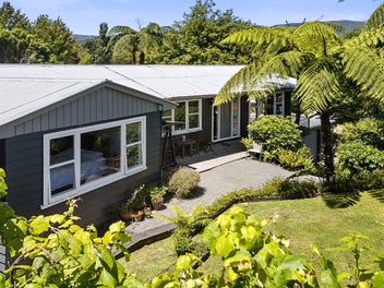 Stunning Family Haven in Scenic Sunnyview!