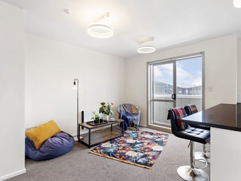 4 Bedrooms Plus 2 Car Parks - St Johns