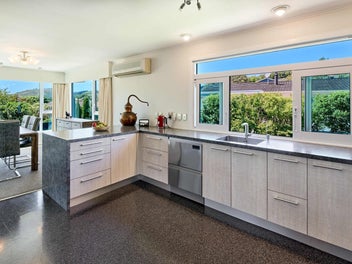 ESTABLISHED FAMILY LIVING IN REDWOOD