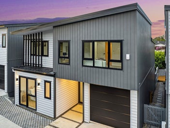 Macleans New 5 Bedroom