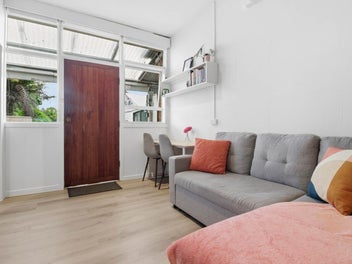 Central Greenlane Living