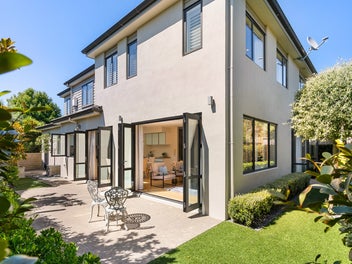 Final Weekend - Auction next Thursday