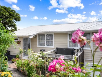 Family Bungalow Classic on Freehold Land 809sqm