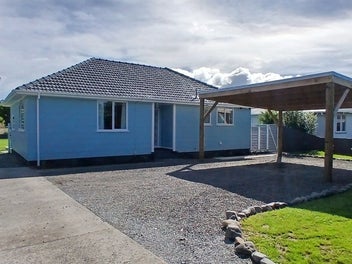 Country Outlook, Town Convenience