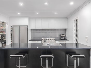 Refined family living in sought after location