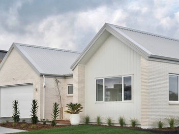 Luxury Living in Conmara Estate