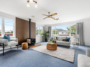 ARE YOU A LARGE OR INTERGENERATIONAL FAMILY?