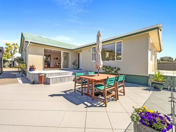 Family Paradise Awaits