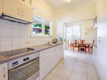 Homely and close to schools