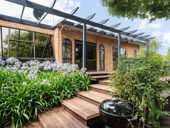 4 Bedroom + Multiple Living - Private Oasis!