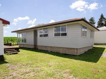 MODERN UPDATES & VERSATILE LIVING