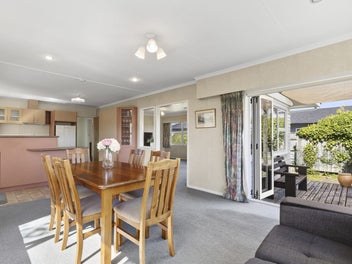 Classic comfort on a generous 809sqm section