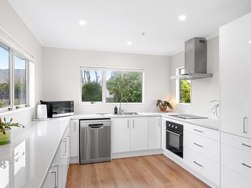 MODERN COMFORT MEETS EASY FAMILY LIVING