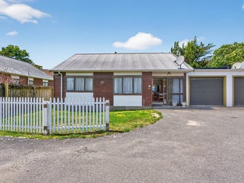 2 Bedroom Charmer with Internal Garage