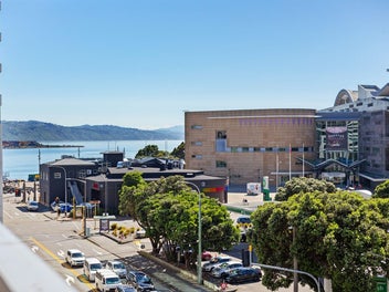 CENTRAL CITY LIVING WITH SPACE AND SUN