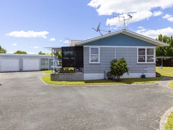 HUGE POTENTIAL - PLENTY OF SPACE