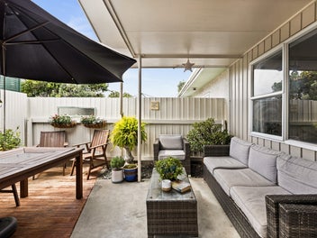 The Perfect Downsize - Stylish, Secure and Sunny