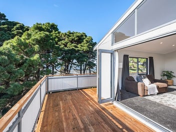 MOTIVATED VENDOR - BUILDERS OWN HOME