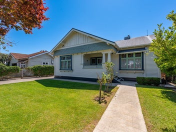 Looks, size and location