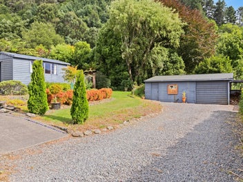 Seize the moment - immediate possession is yours!