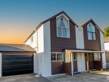 Prime Location l Zoned for CBHS & CGHS!