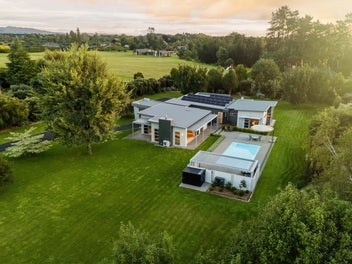 Striking Simplicity in Tamahere